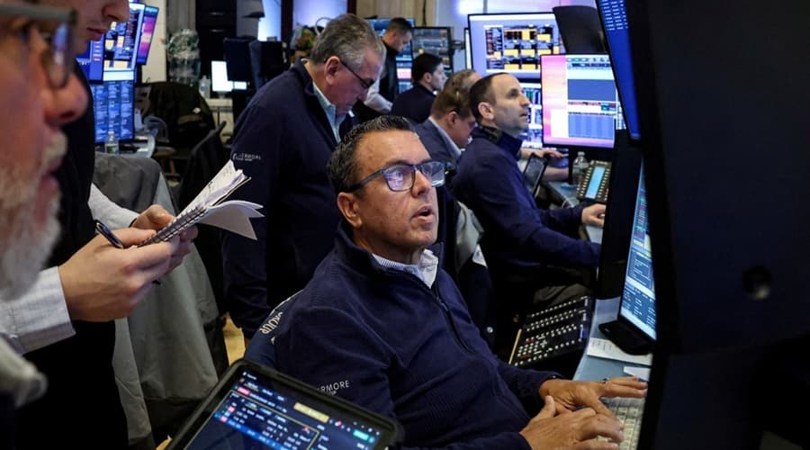 호르무즈 해협 긴장 격화, 세계 에너지 동맥 '위협'